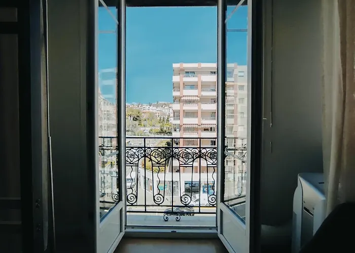 Joli - Promenade Des - Acces
